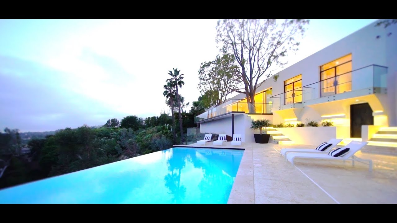 SOLD | 1251 Tower Grove | Complete Privacy in Beverly Hills