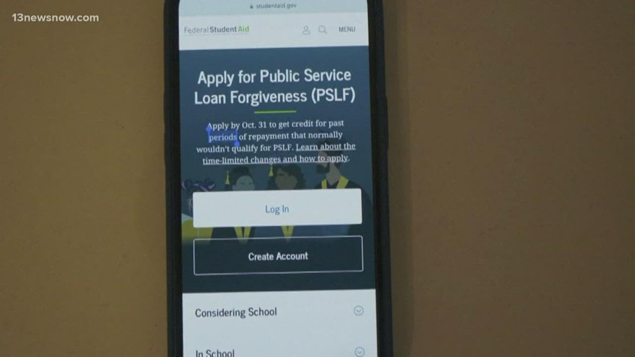 Court temporarily blocks Biden's student loan forgiveness