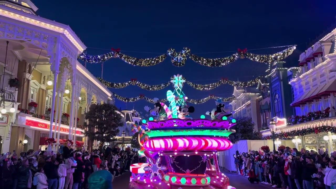 [4K] Mickey’s Dazzling Christmas Parade - Disneyland Paris 27.12.2024