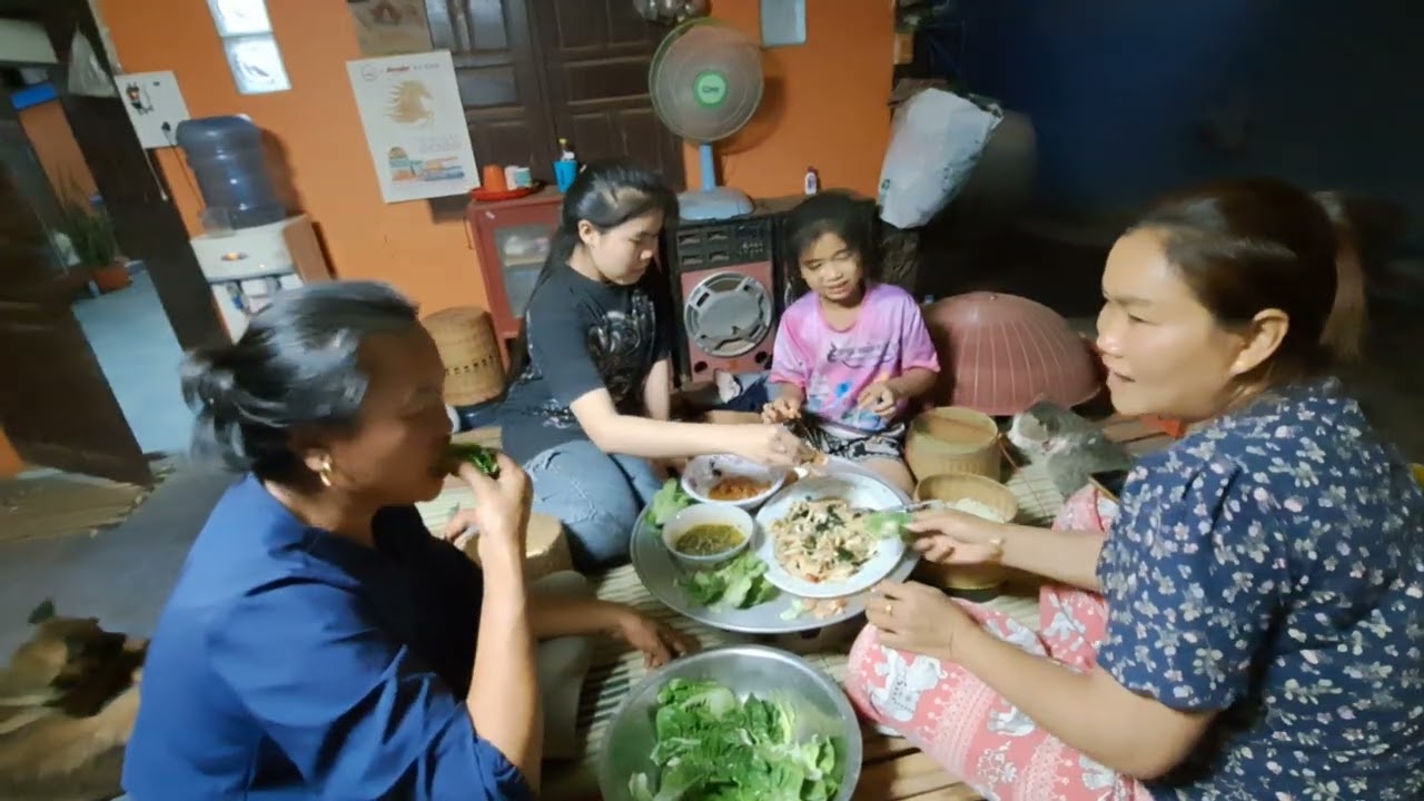 กินตำกุ้งแชบๆ