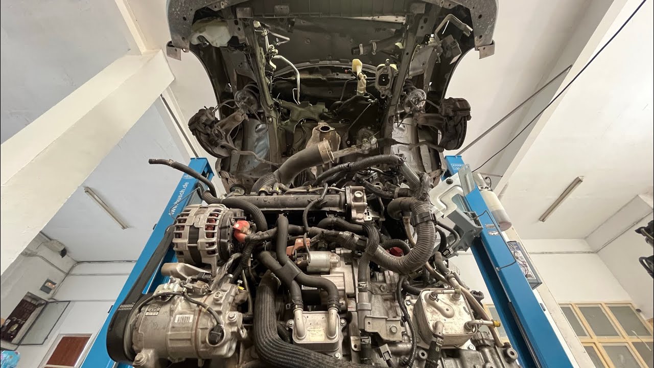 Cambiar motor Nissan Qashqai 2018 Motor HRA2. Renault.