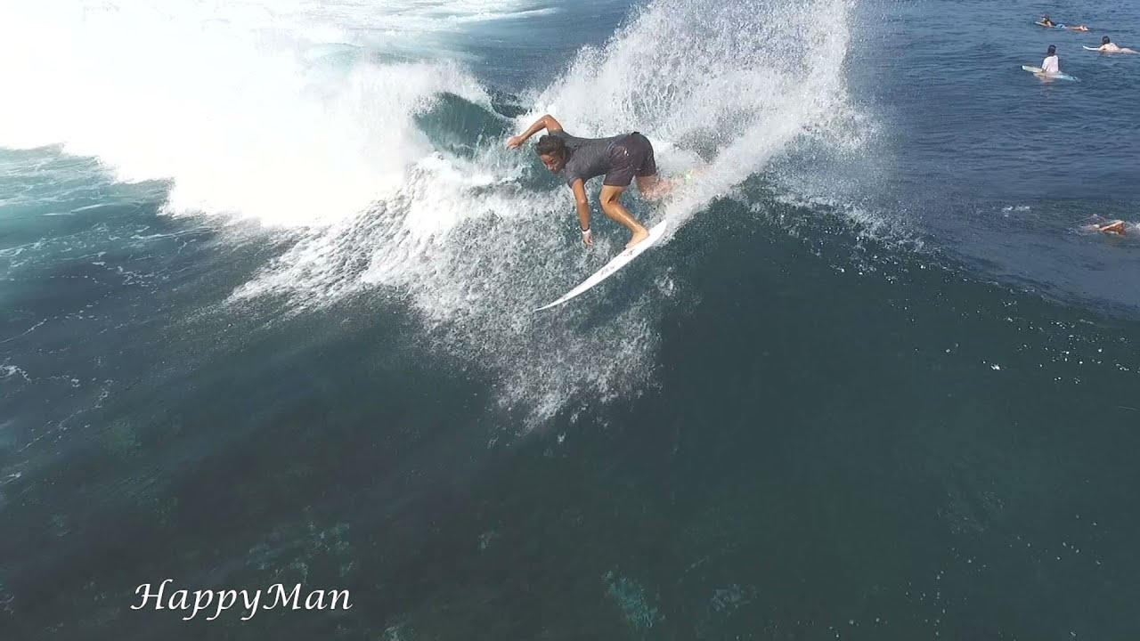世界初　空撮プロサーファー1　Happyman surfing in Bali