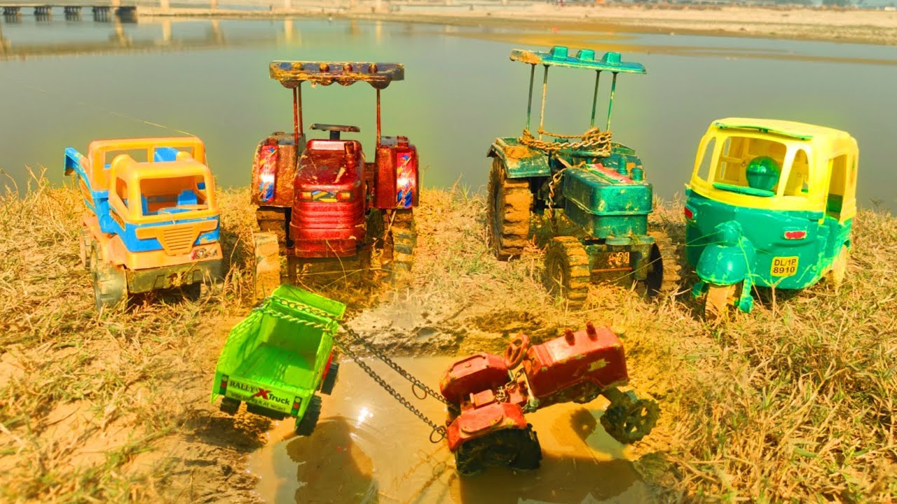 New Tractor & Auto Rickshaw Stuck in River Mud! 🚜🌊 Toy Vehicles Rescue Mission | Gadi Wala Video