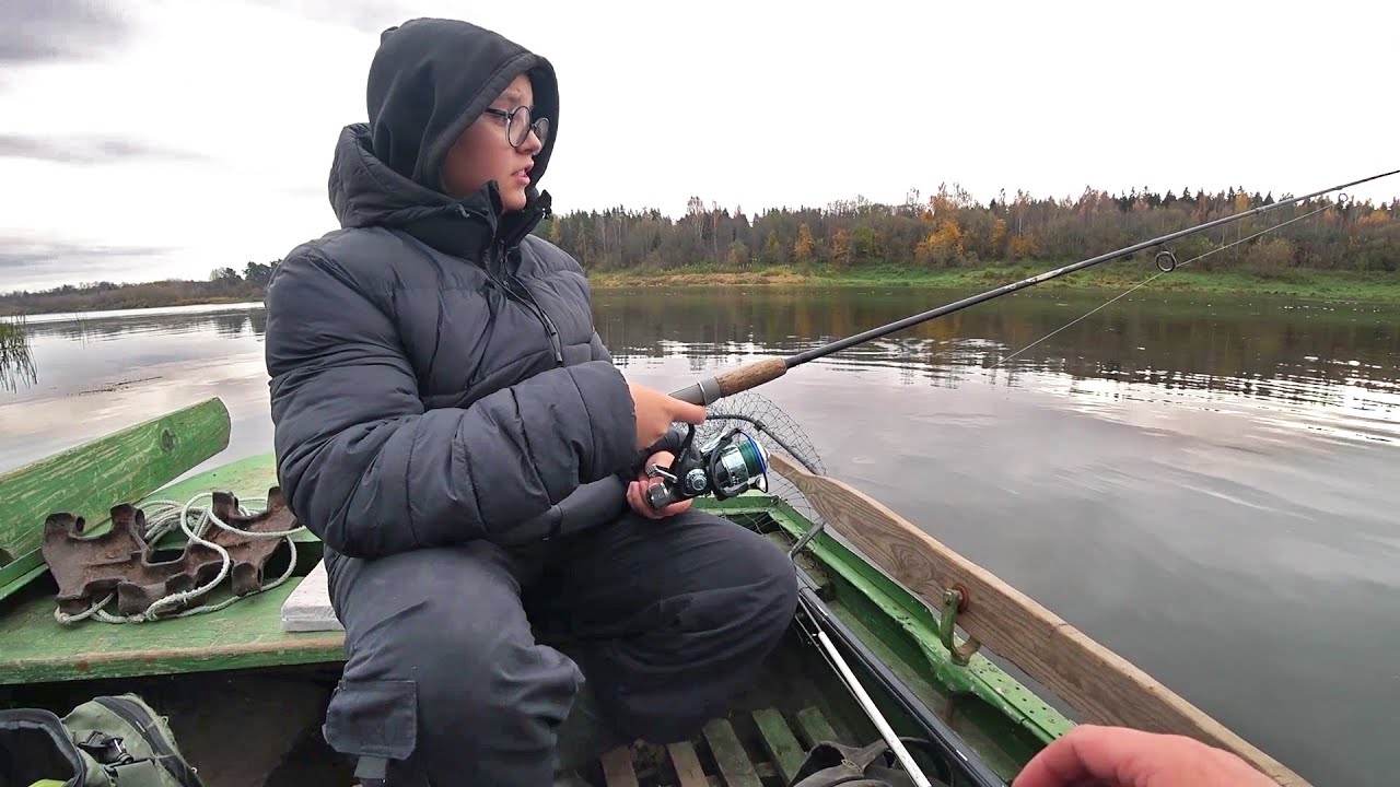 Взял СТУДЕНТА на РЫБАЛКУ,И?СО СПИННИНГОМ на Западной Двине.