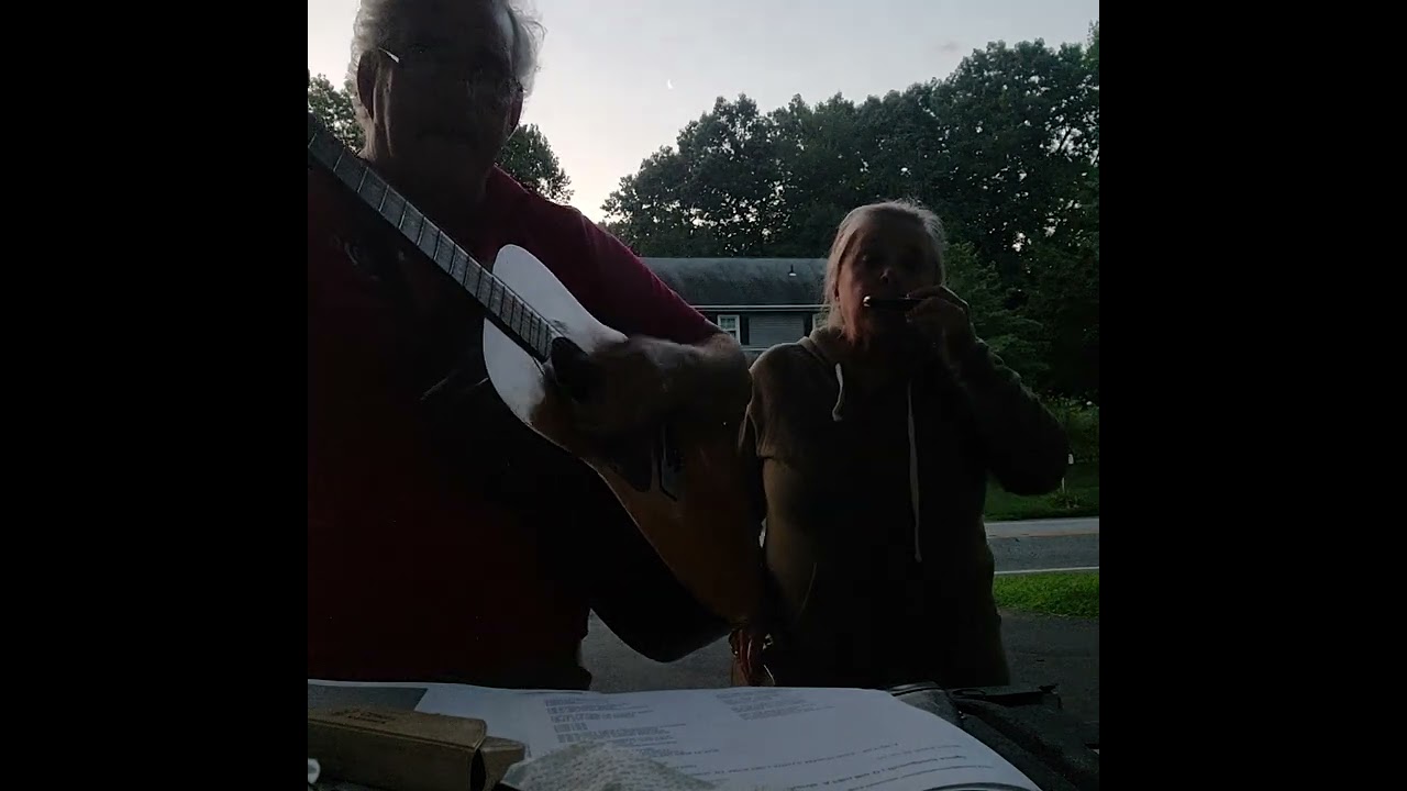 "Handyman kisser"by Mick dellavalle (guitar vocal ), Christine rem(G harmonica tambourine) 07212023