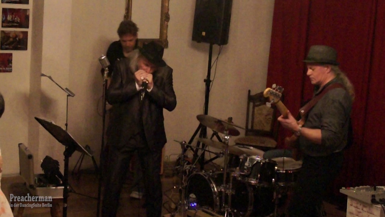 Just A Little Bit - Preacherman and Band in der DancingSuite Berlin