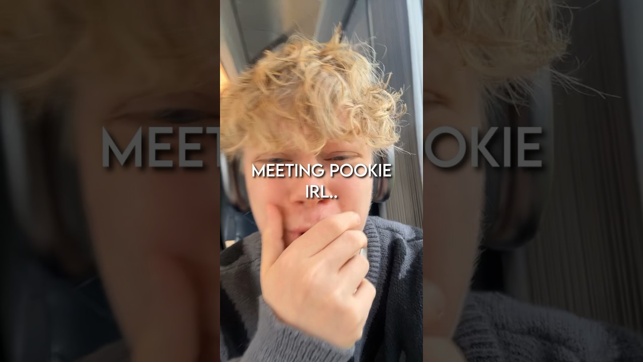 MEETING MM2 GIRLFRIEND IRL 😍 (Murder Mystery 2) *Voice Chat*