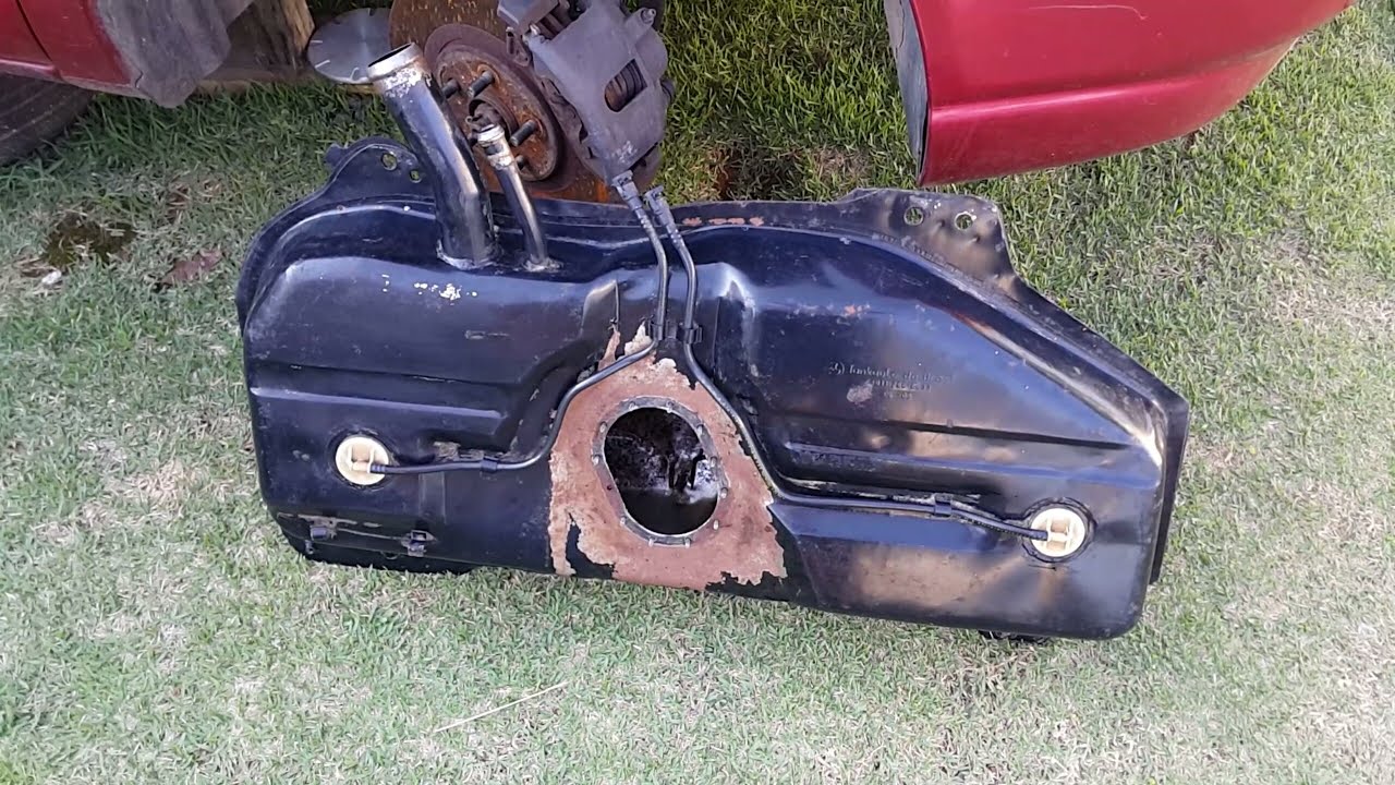Fiat Palio 97 - Removendo o tanque de combustível