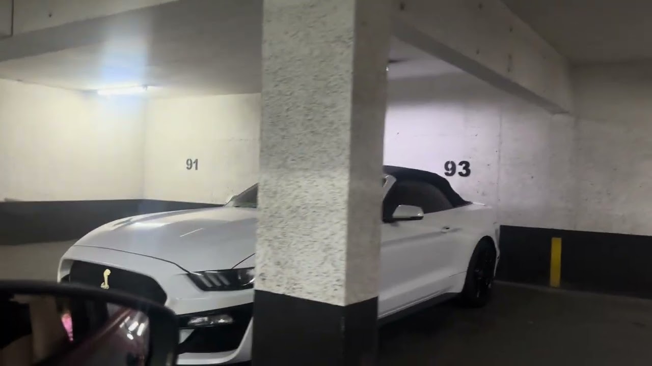 El mundo subterráneo de Santiago de Chile .🇨🇱 Garage 4 pisos por debajo del nivel de la calle