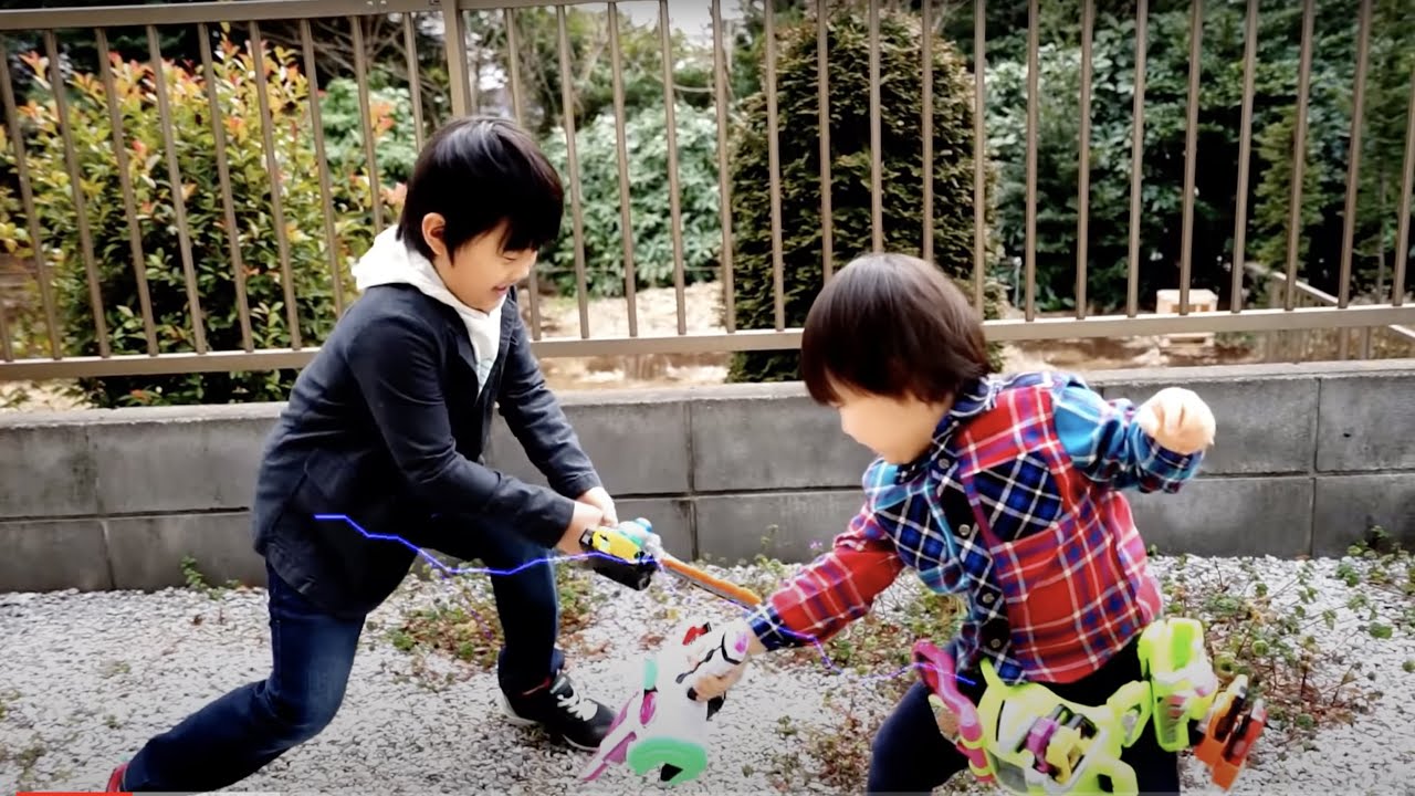 仮面ライダーエグゼイド ガシャットで変身対決！