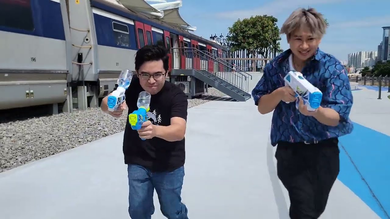 Silverlit HYDRO MAD Electric Water Blaster &ndash; The Ultimate High-Tech Water Fun