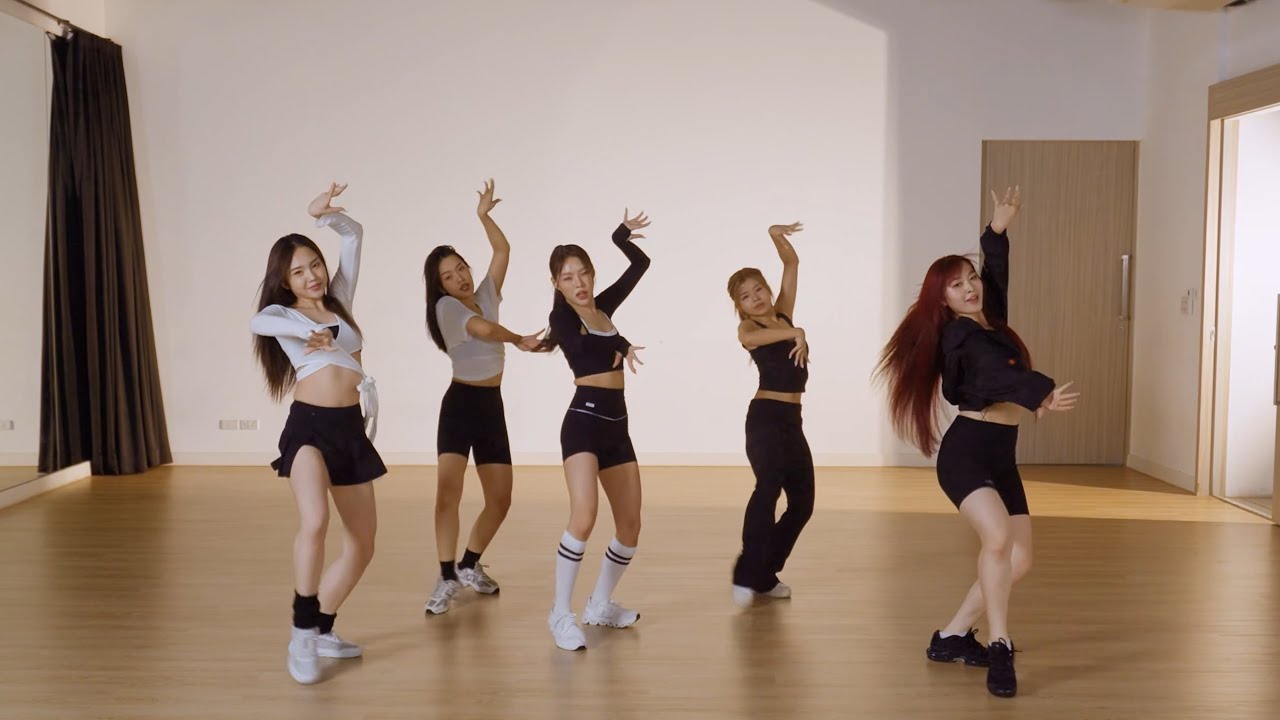 GAMMA - 'Matador (Man I Adore)' [Dance Practice Mirrored]