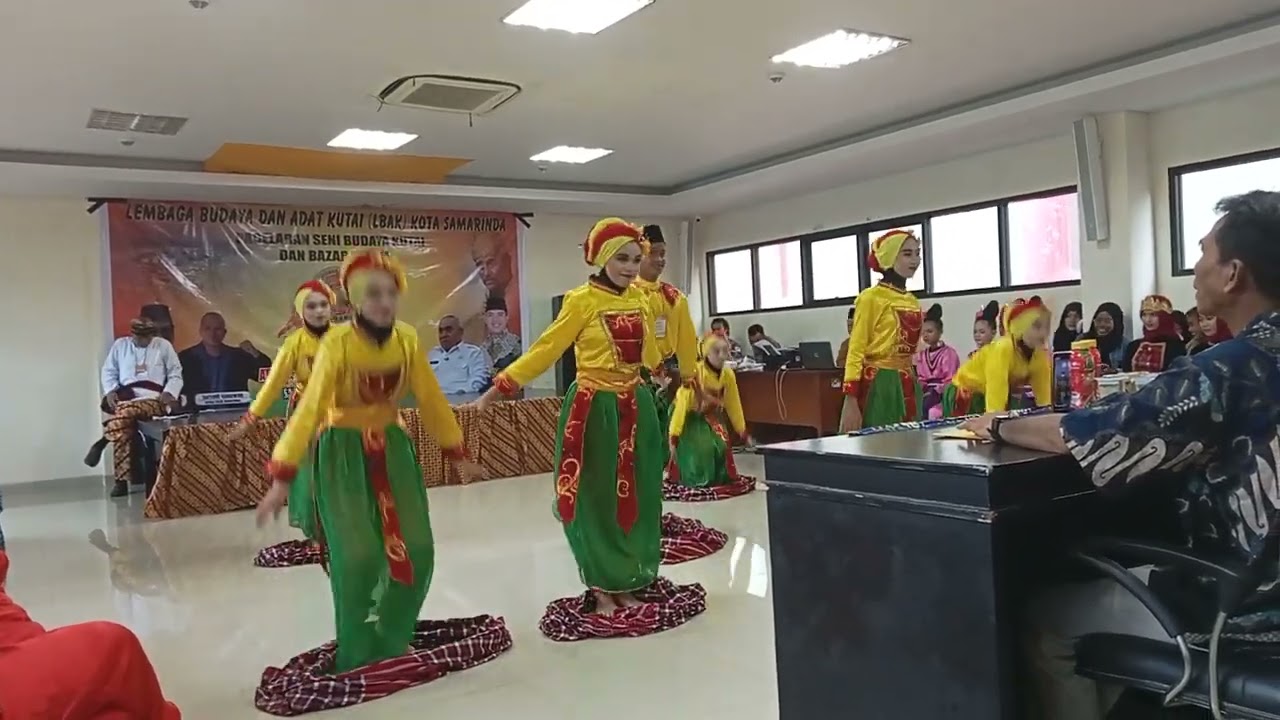 Tari Jepen Sarung Samarinda, SMK TI  Labbaika, Samarinda