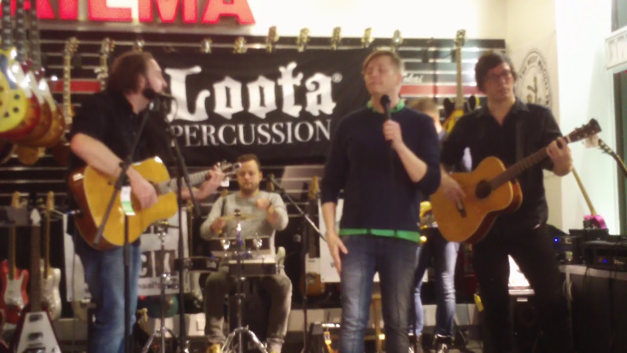 Egotrippi - Unihiekkaa ( akustinen live 5.12.2017 )