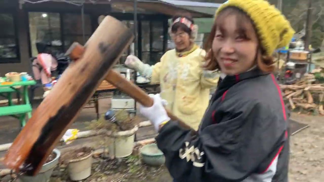 How to make mochi. Making Japanese mochi sticky rice balls the traditional way in Japan.