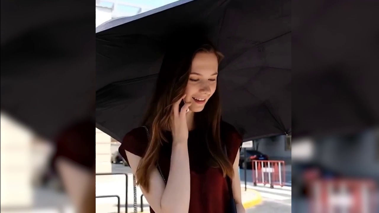 Reversible Inverted umbrella shows