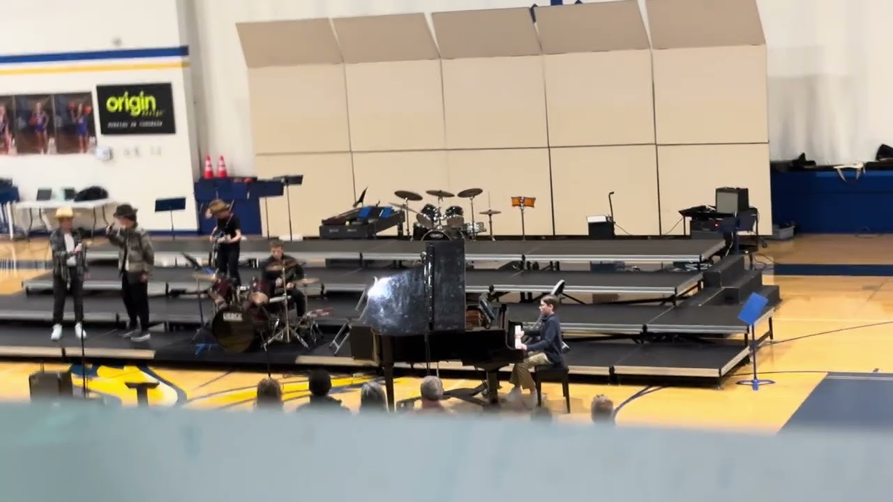 Mason Clemens, Sam Ivonav, Mateo Ochoa, Joe Jensen, and Lucas Mullen perform ‘Sweet Home Alabama’
