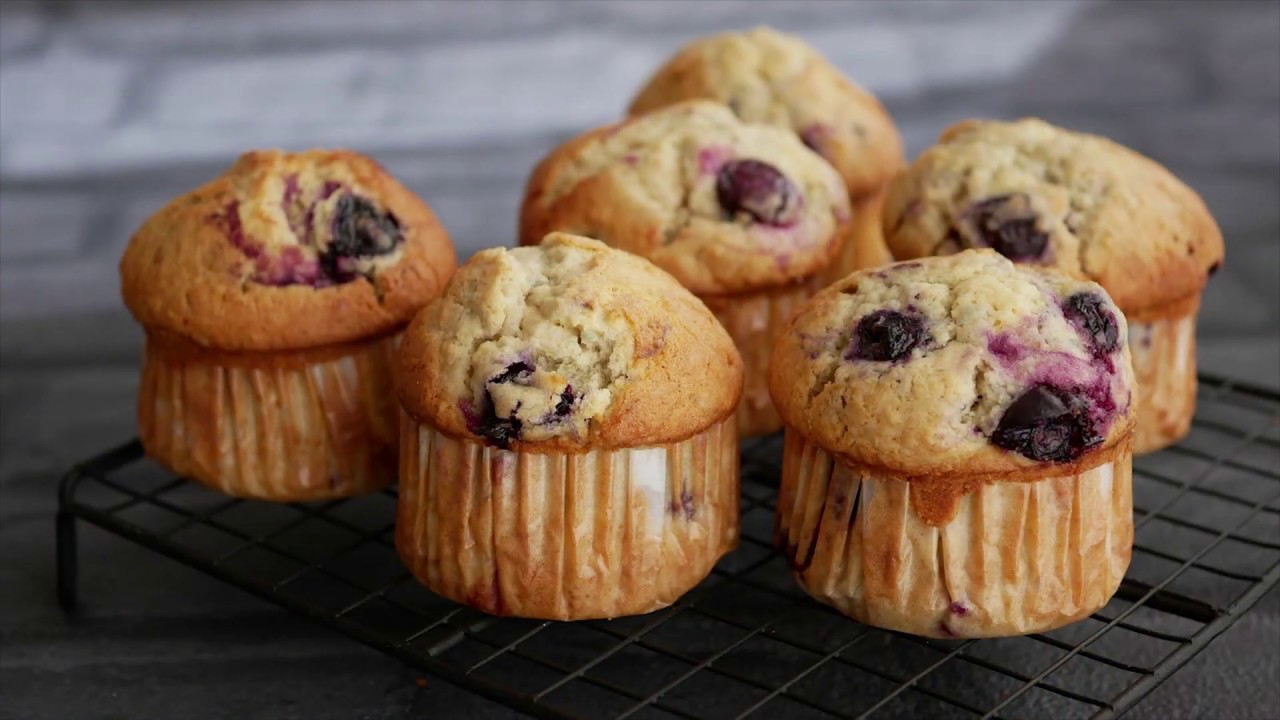 バターをふわふわに立てて極旨!ブルーベリーマフィン | Blueberry Muffins