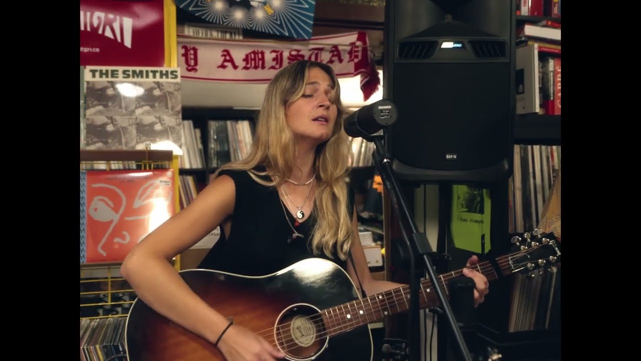 Lucila Ruiu - Quedarse en Buenos Aires (ULTRA LOCAL SESSIONS)