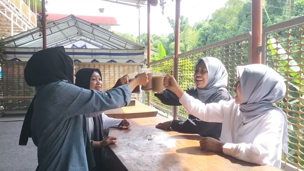 TUGAS UJIAN AKHIR SEMESTER MATA KULIAH BAHASA JEPANG II || Izakaya de (KAIWA)