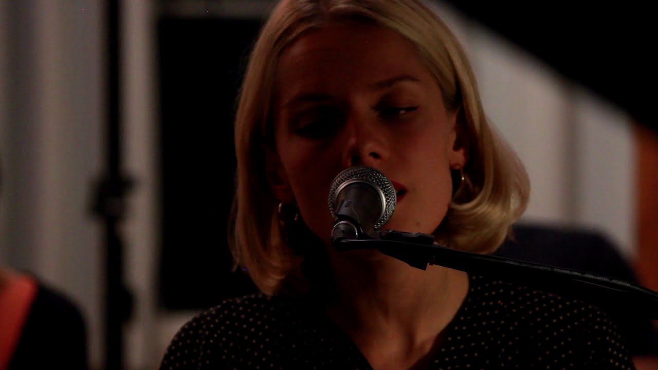 Line G&oslash;ttsche: Aristokrat (live at Fondation Danoise Paris)