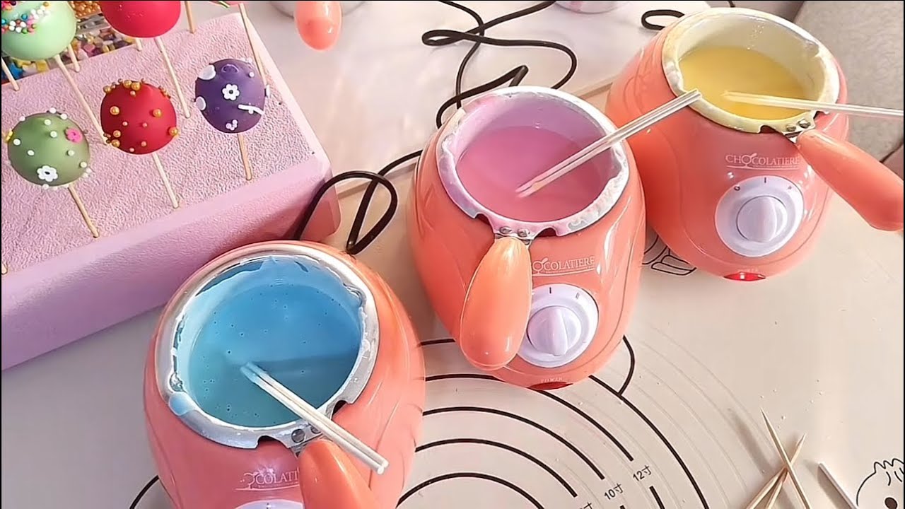 شد ني م يدي وحط جاكيته عل قالي لااتبردين😳💖