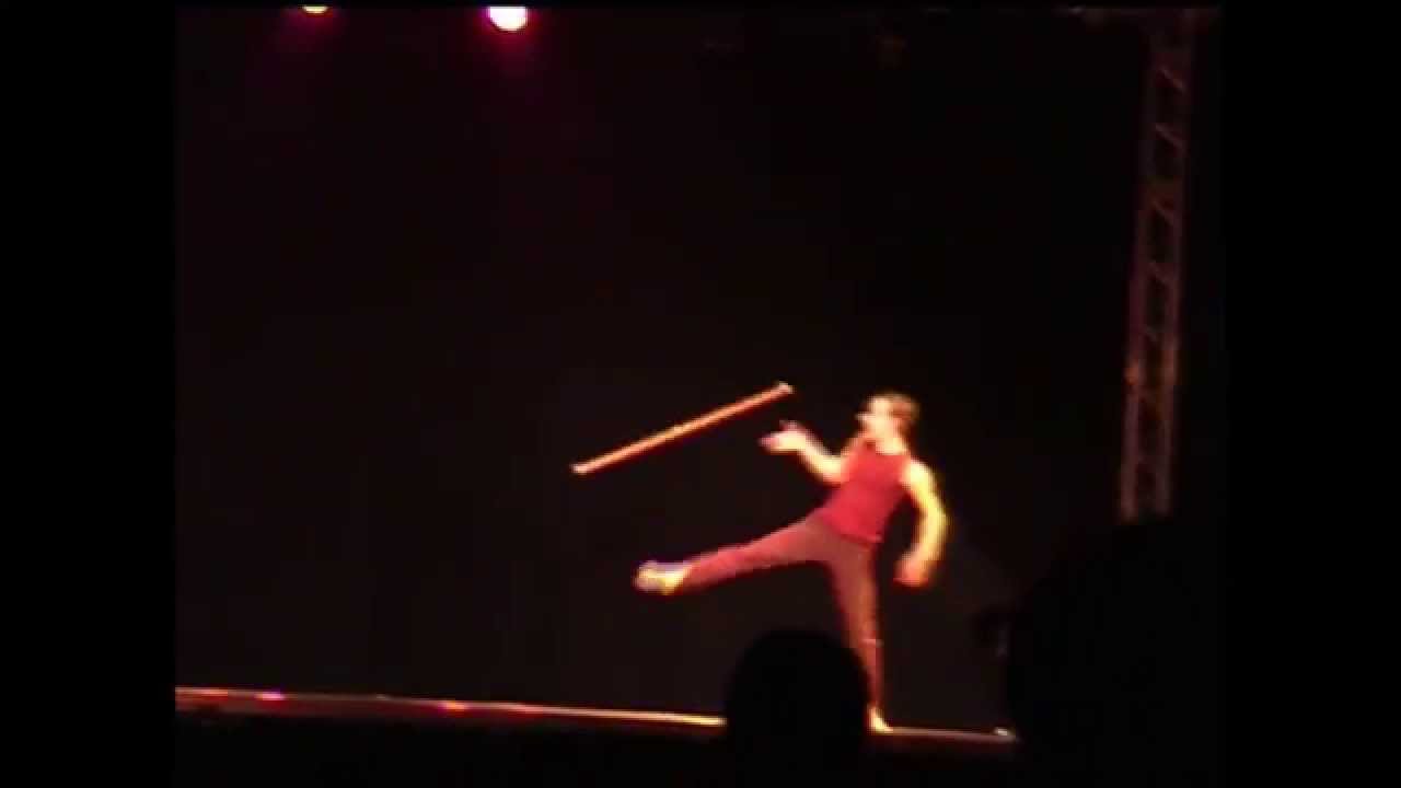 Here's the video of an incredible staff juggler performing an absurd number.