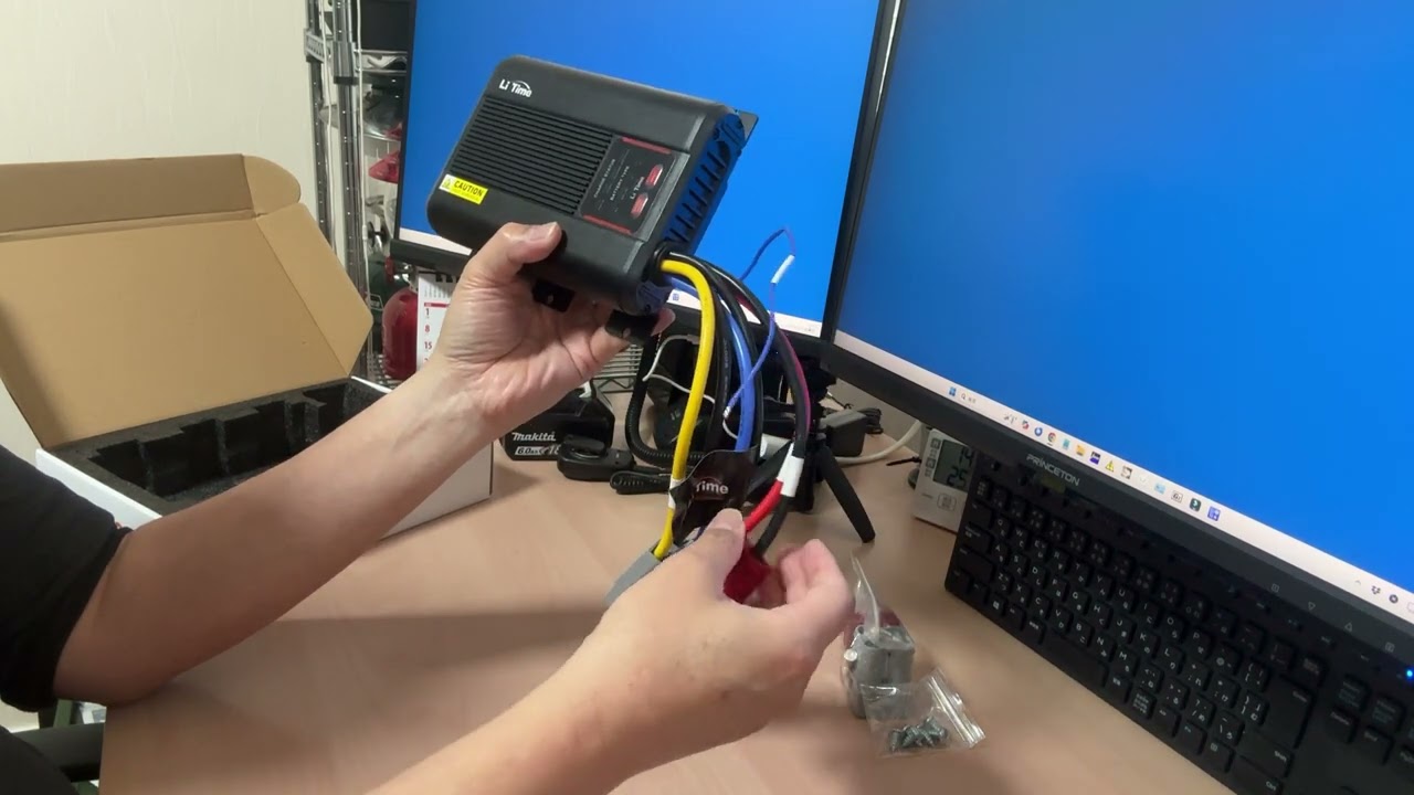 12Vのバッテリーをソーラーパネルで充電したくてLITIMEの12V40A走行充電器を買ってみた