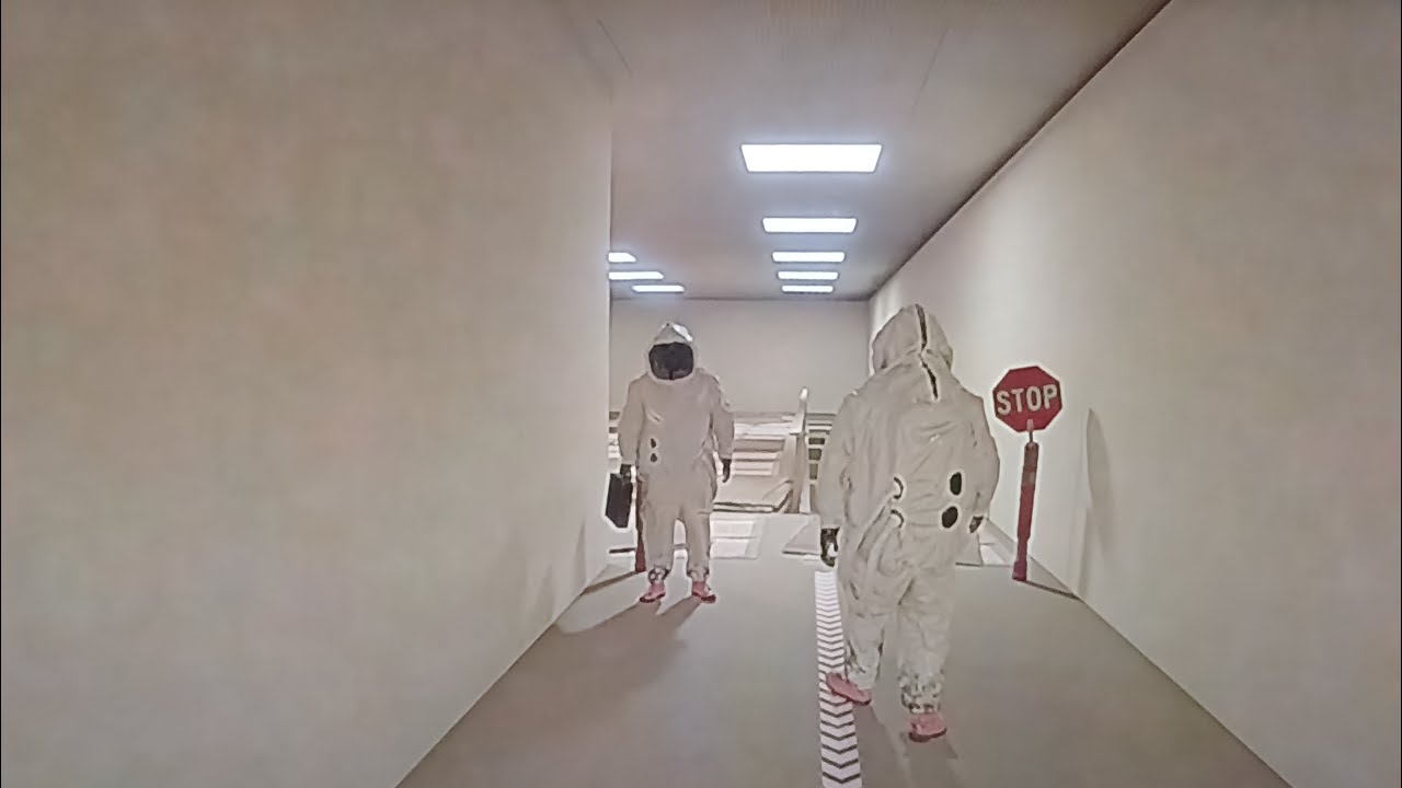 The car is in the room (Backrooms The Labyrinth)