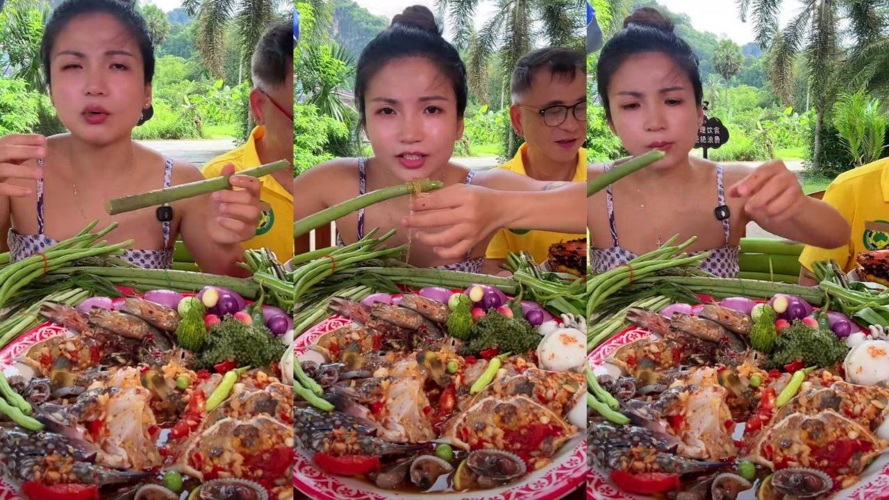 ASMR Spicy Raw Seafood Salad Mukbang Eating Giant Fresh Shrimp