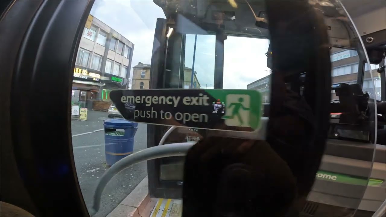 The Keighley Bus Co 1031 works the 662 (2026).