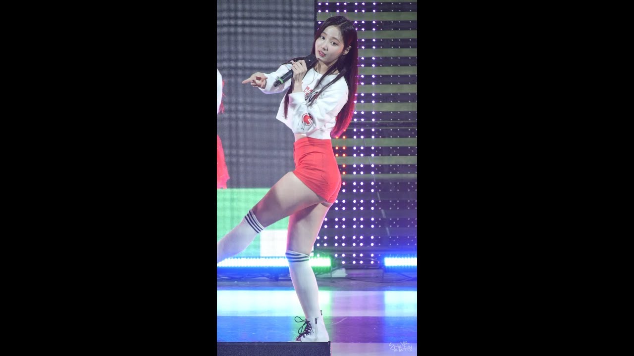 180401 모모랜드 (MOMOLAND) - 웰컴 투 모모랜드 (연우) 직캠 by 수원촌놈 [kt wiz 시민서포터즈 페스티벌]