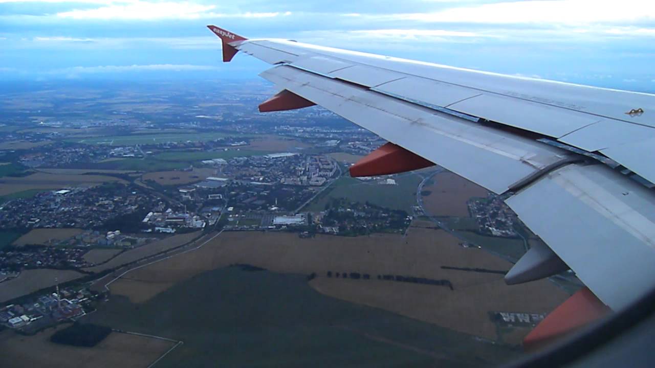 easyJet - landing - Prague airport