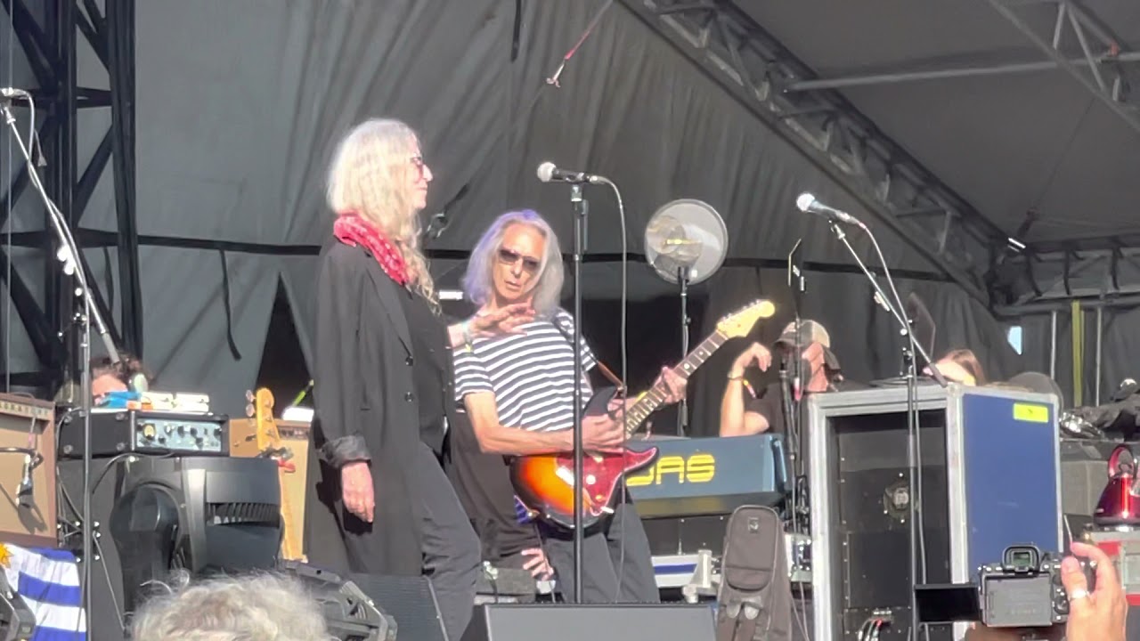 Patti Smith, “Redondo Beach” (SeaHearNow festival, Asbury Park, NJ, 9/18/21)