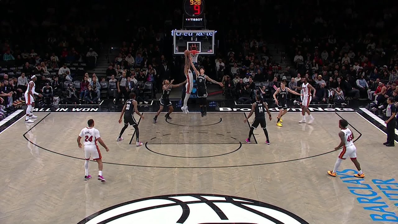 Kel'el Ware with the big dunk