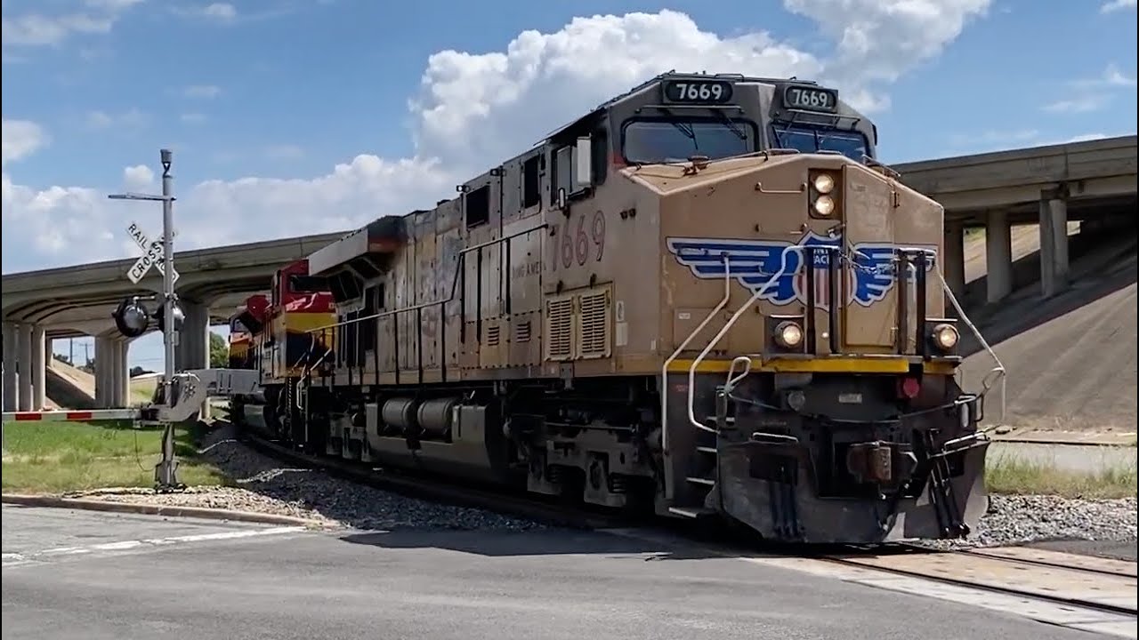 3 KCS Belles Help Power UP MEWFW with WP Boxcar in Waco