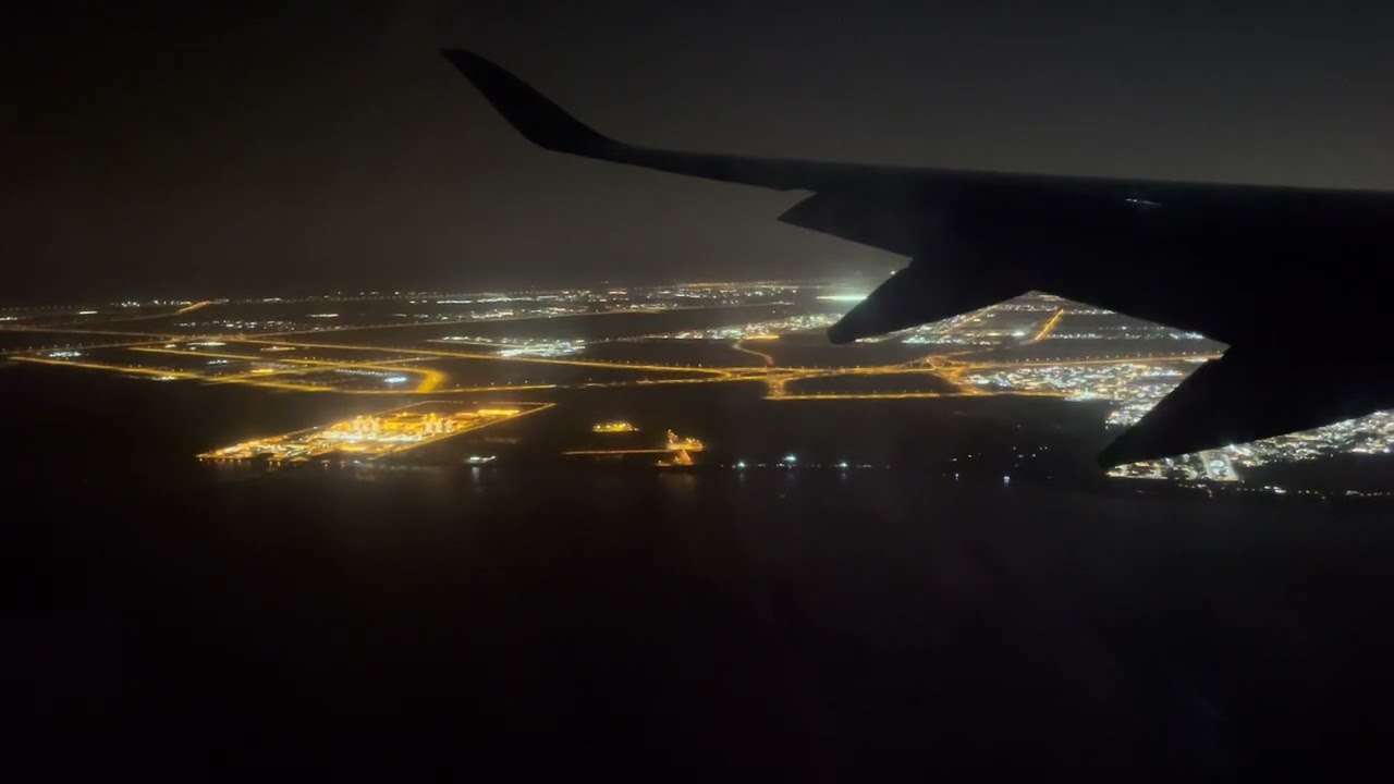 Airbus A350-900 Qatar Airways landing to Hamad International Airport, Doha, Qatar