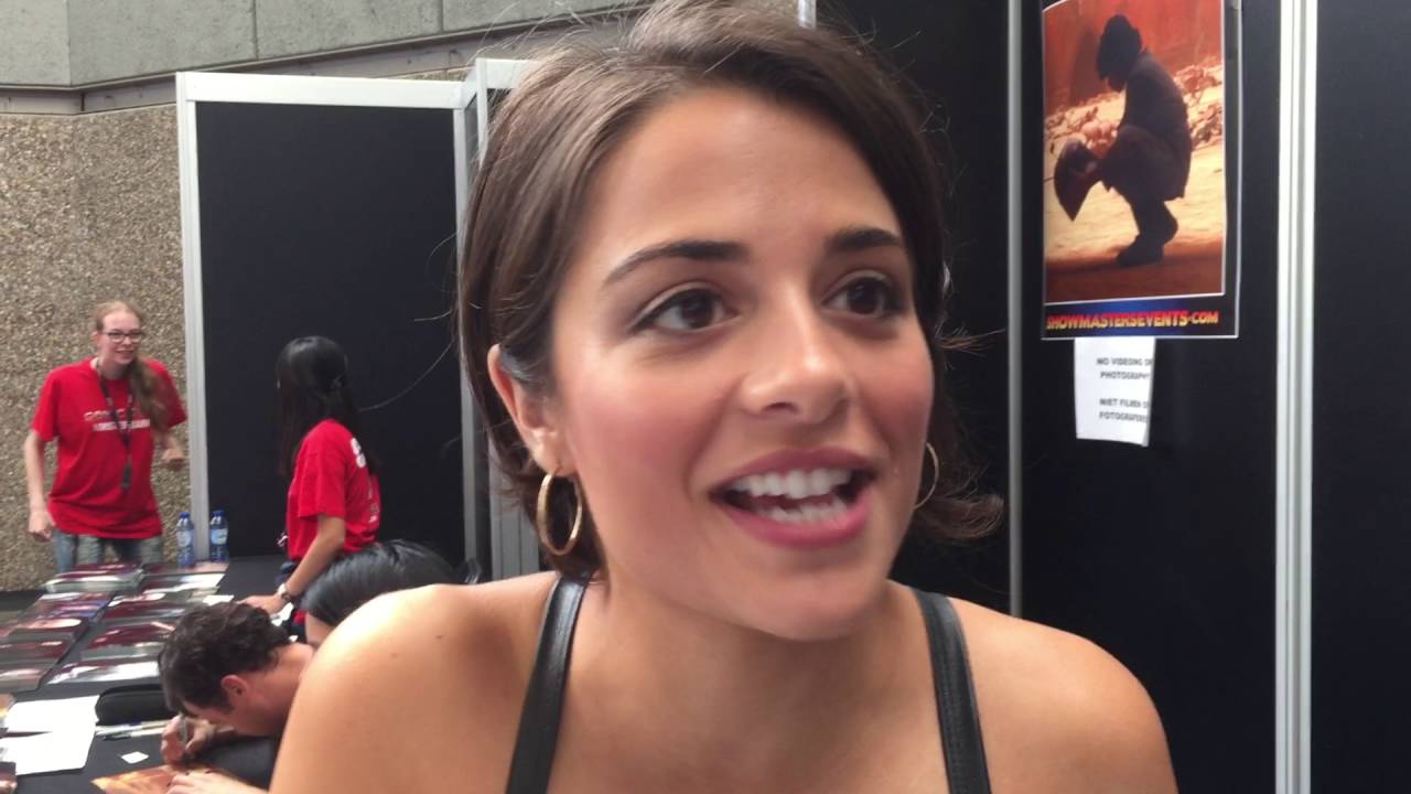 Stephanie Leonidas Interview @ Film and Comic Con Amsterdam - IRISA from DEFIANCE - make up - props