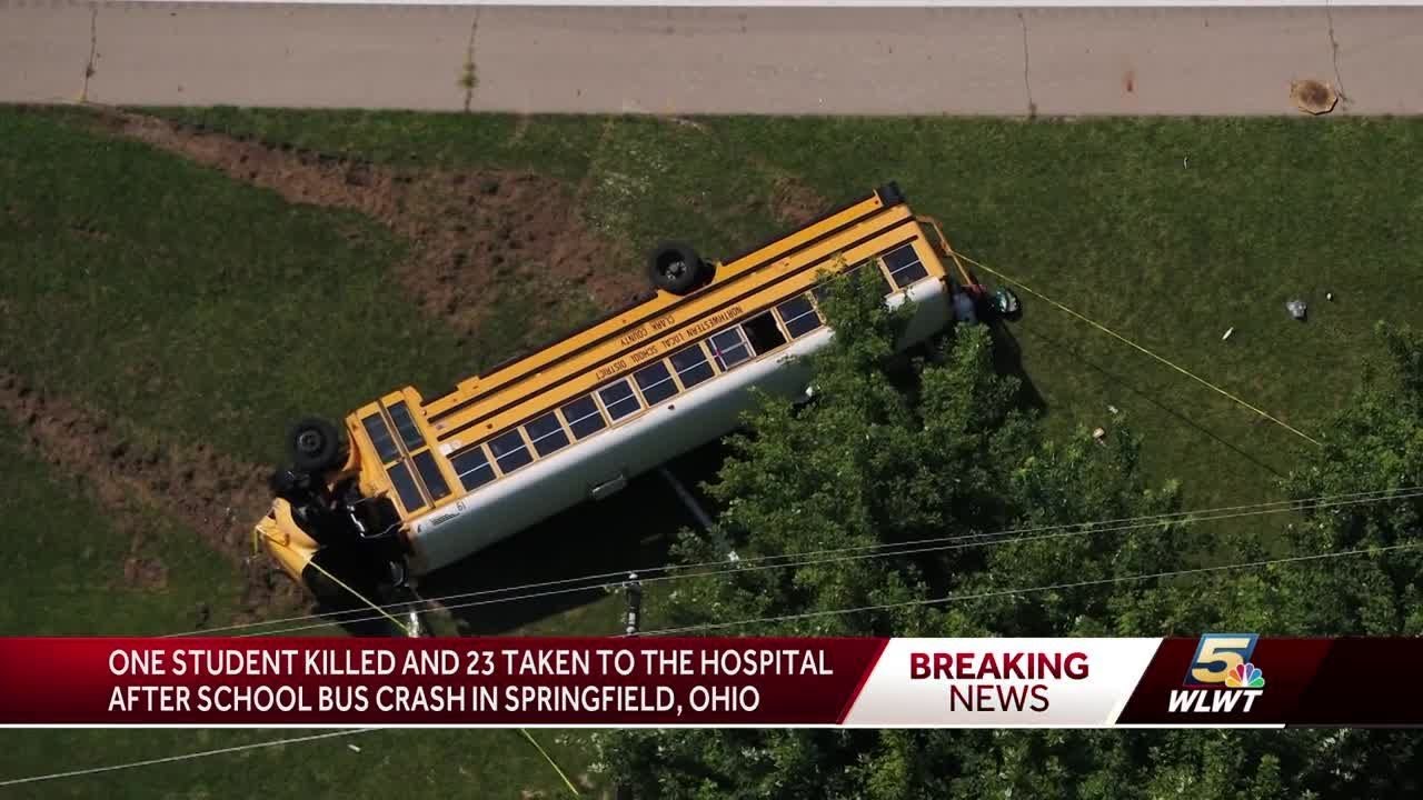 OSP: 1 student killed, 23 others hospitalized after school bus crash in Clark County