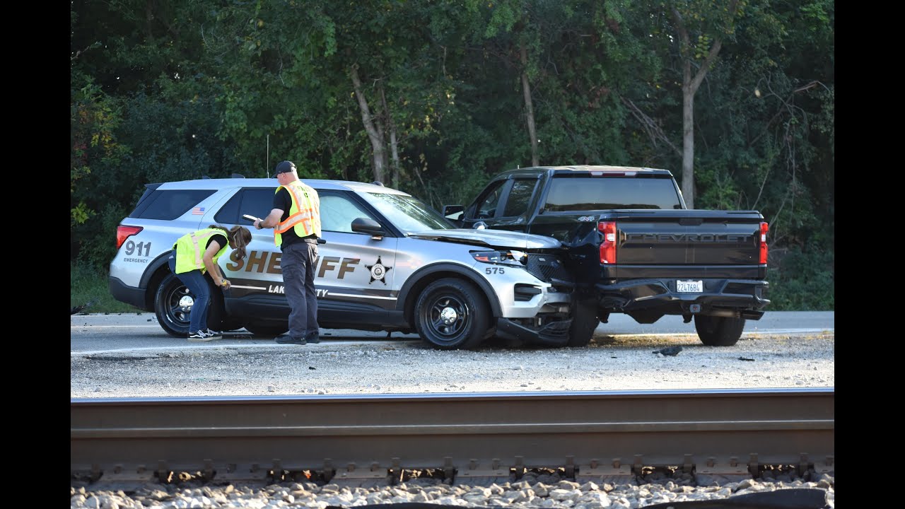 Lake County Sheriff's Deputy, 2 Others Injured in Suspected DUI Crash in Ingleside, IL 10/04/25