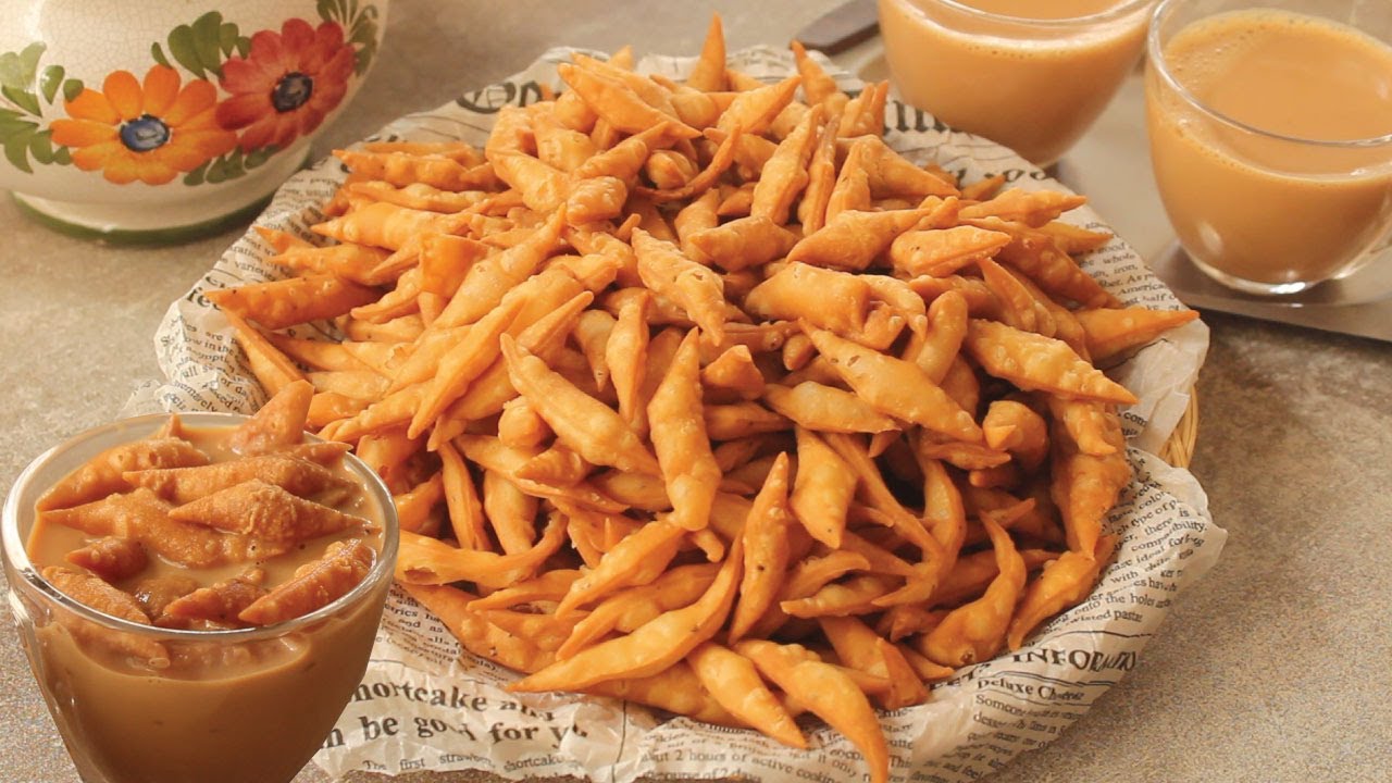 Perfect Halwai Style Namak Parey Recipe 😍 By Chef Hafsa