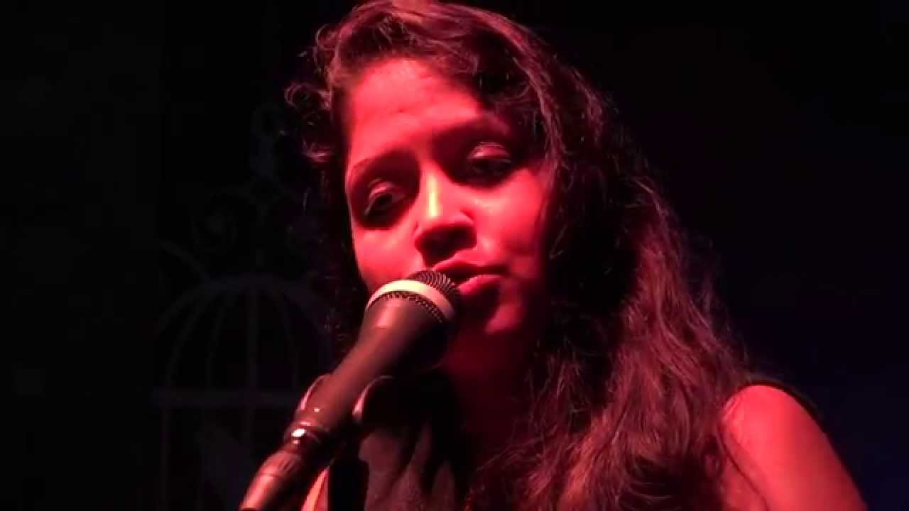 Queenie Fernandes - Adeus Korcho Vellu Paulo
