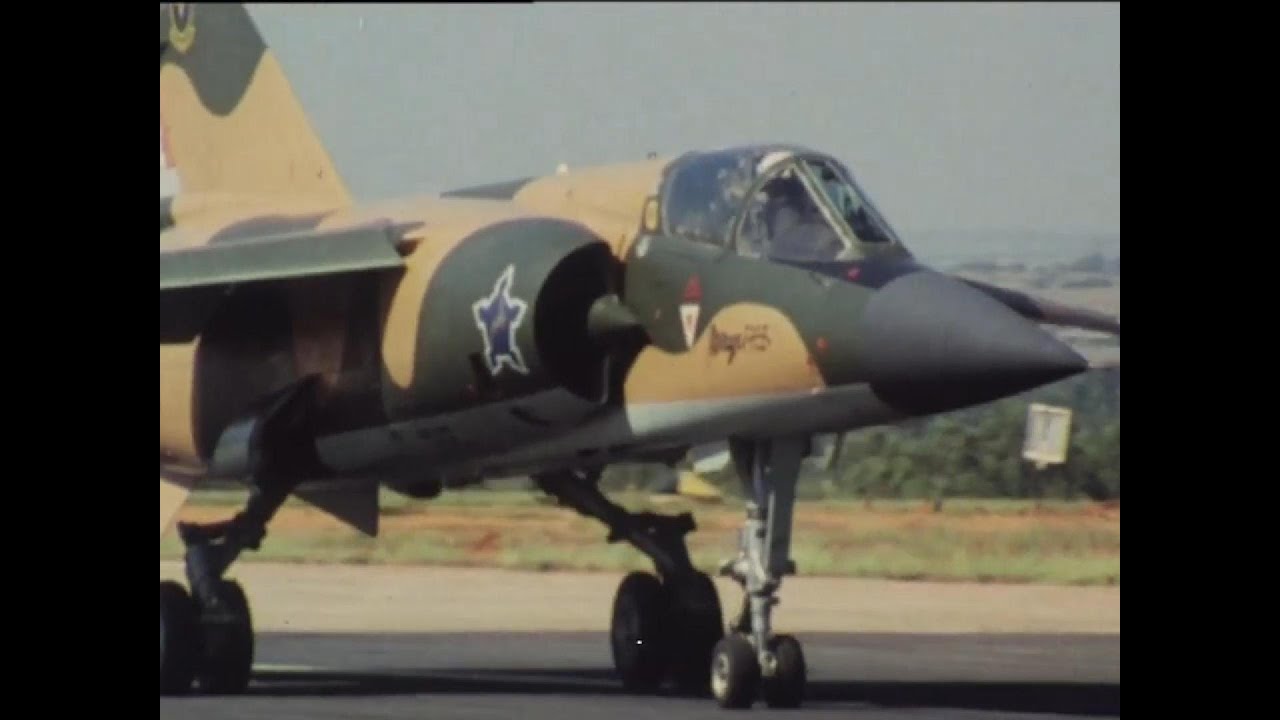 Marching to Angola - Die Langbeenspinnekoppe | South African Army song about the Border War