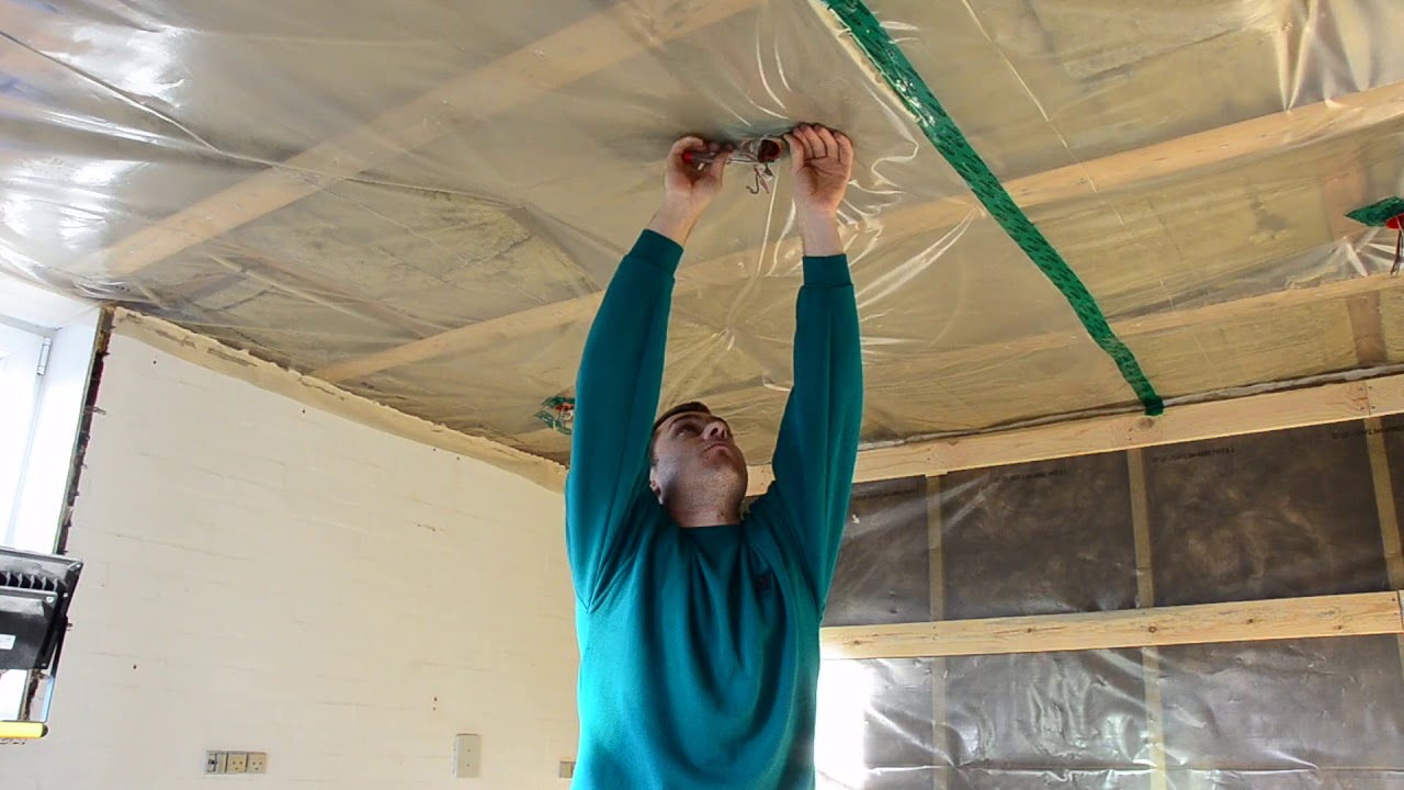 Hvordan isoleret en v&aelig;g Indvendig.G&oslash;r det selv