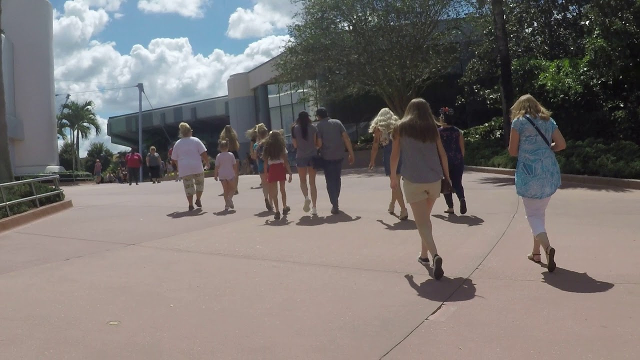 WDW EPC Walk Entrance and Fountain