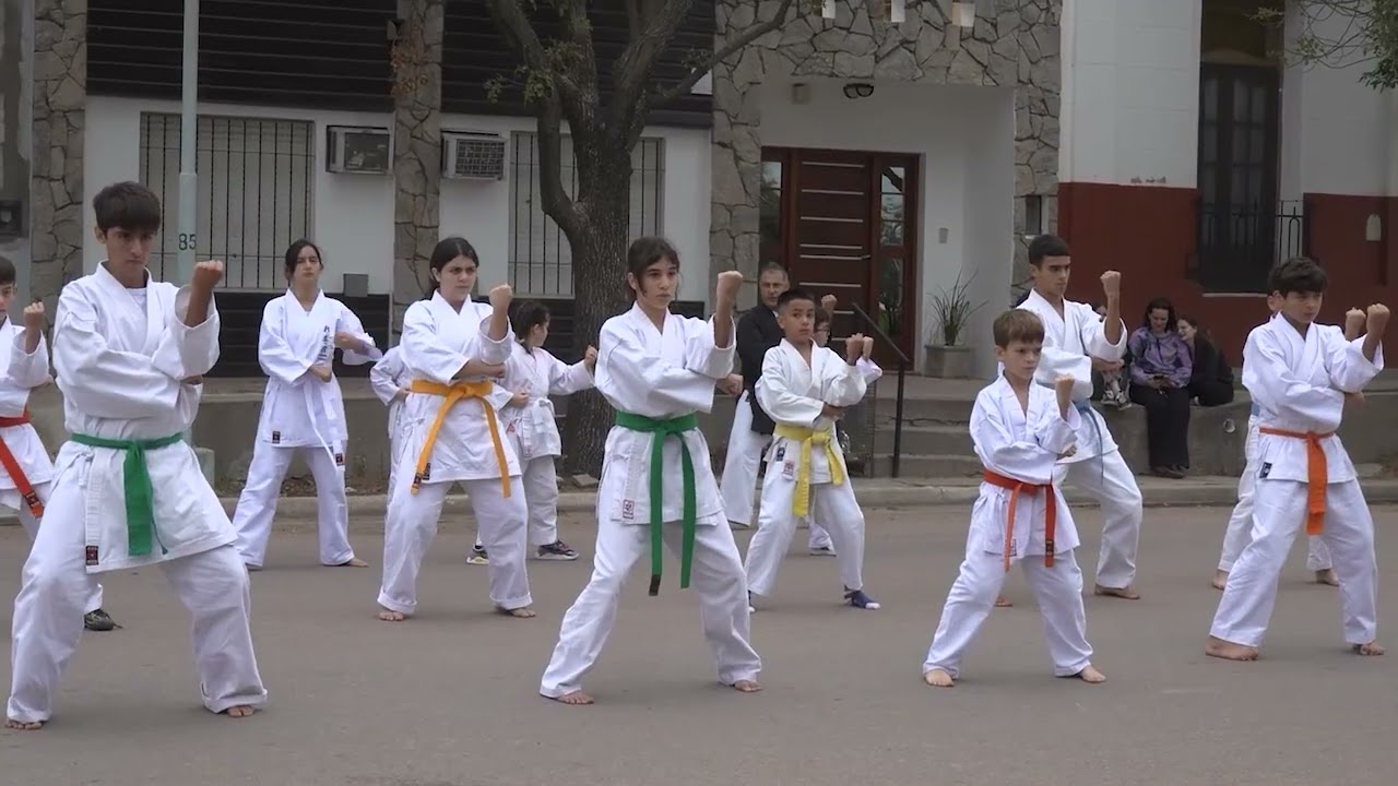 KARATE: HOMENAJE Y EXHIBICIÓN EN REALICÓ