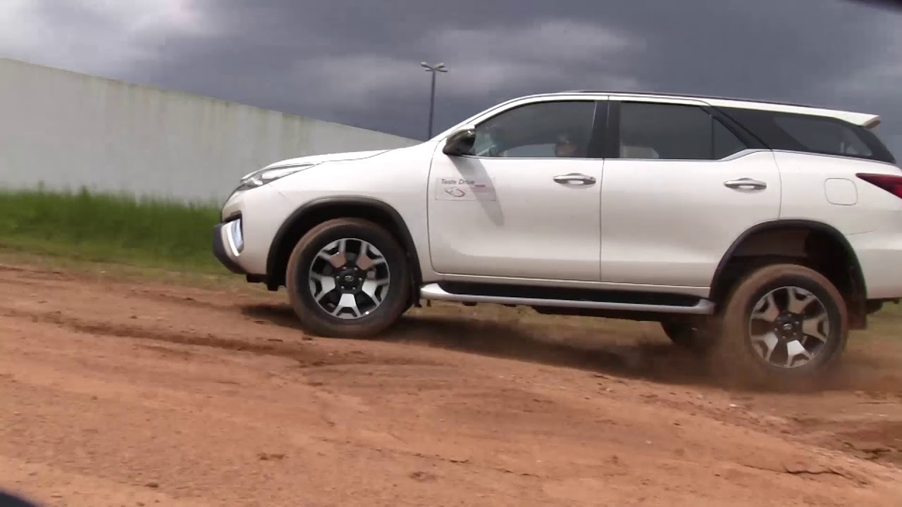 Test Drive Toyota SW4