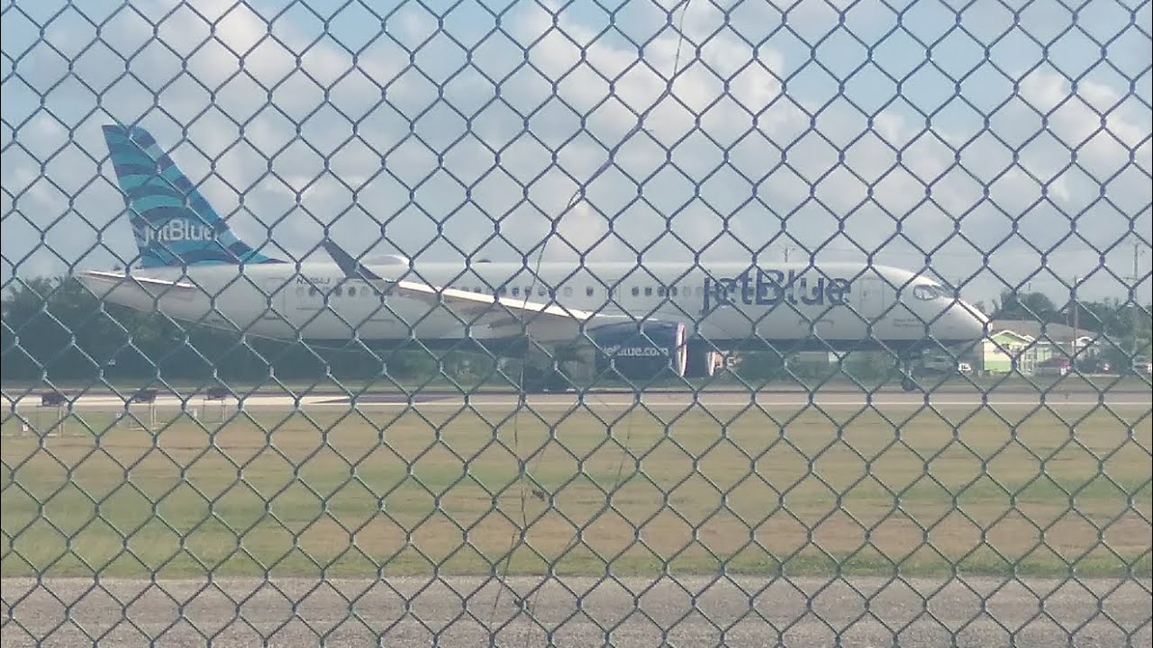 Chaos Saturday| Plane Spotting at Grand Cayman