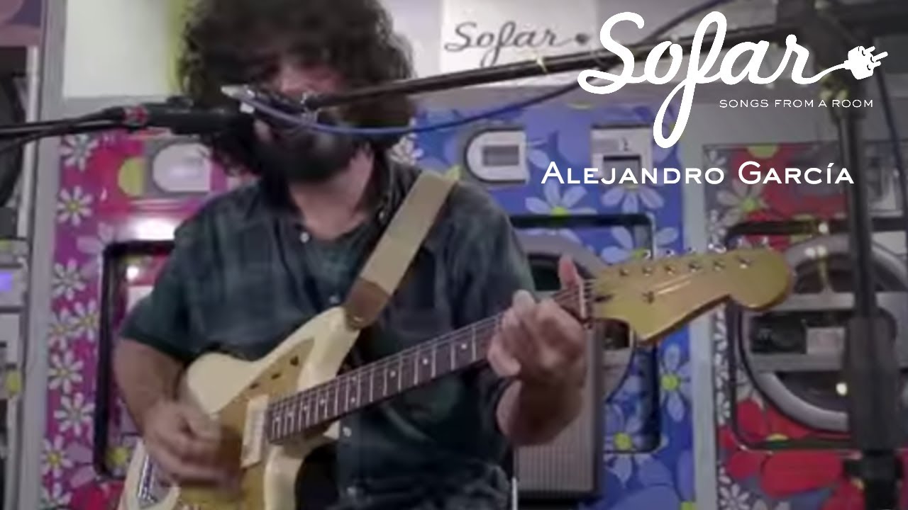 Alejandro Garc&iacute;a - All Apologies (Nirvana Cover) | Sofar Seville