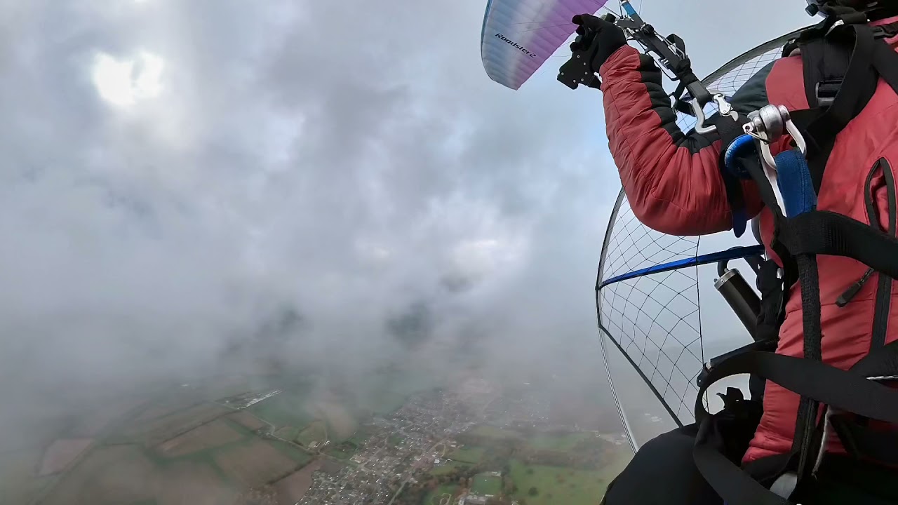 Paramotor Cloud surfing